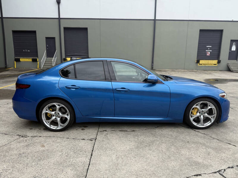 alfa romeo giulia 2018 ZARFAECNXJ7600017 image alfa romeo giulia 2018 ZARFAECNXJ7600017 image